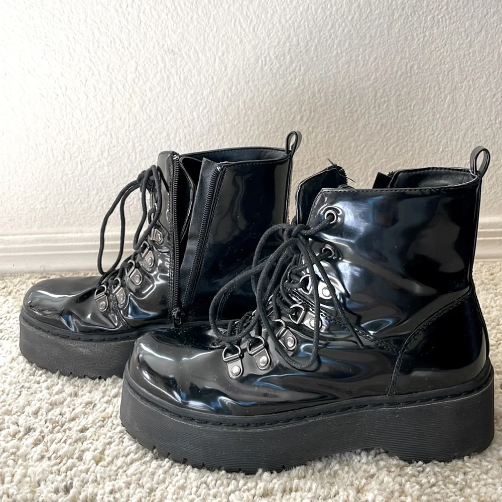 Black Platform Lace-Up Boots - Picture 4 of 7